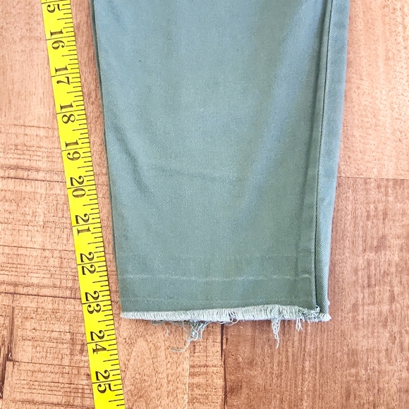 Jessica Simpson - MATERNITY crop pants - Picture 2 of 4